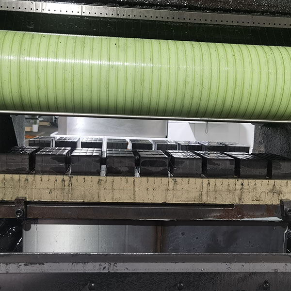 NdFeB多线切割现场 